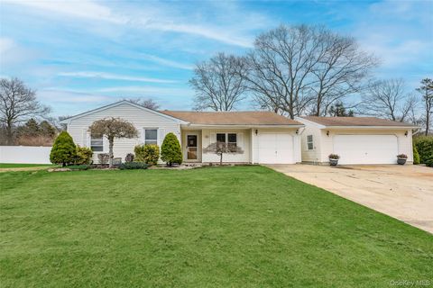 35 Timber Trail Lane Medford NY 11763