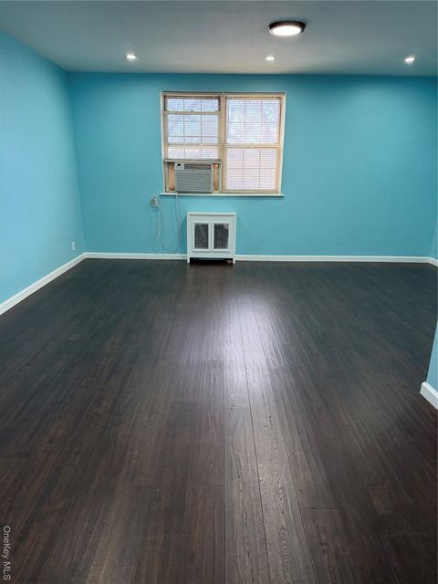 78-13 Park Drive E 2A Flushing NY 11367