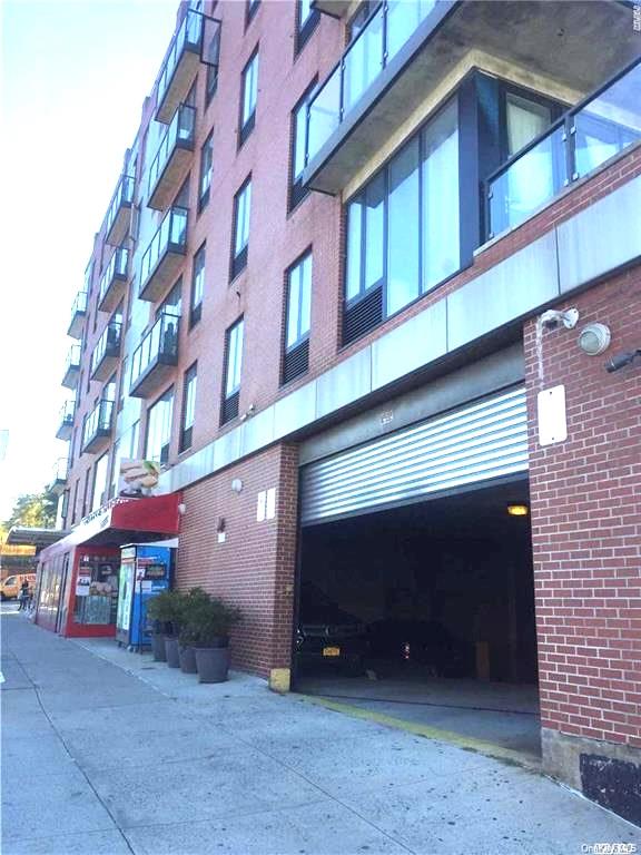 60-70 Woodhaven Boulevard #3H, Elmhurst, New York image 9