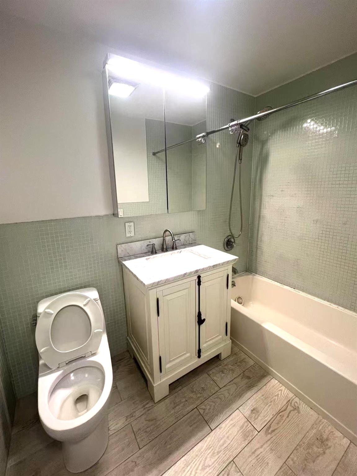 60-70 Woodhaven Boulevard #3H, Elmhurst, New York image 7