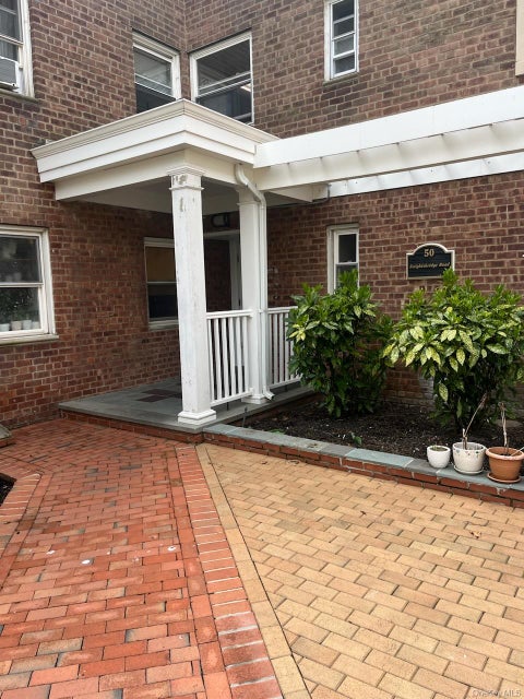 Apartment For Rent - 50 Knightsbridge Road #2B<br/> Great Neck, NY 11021