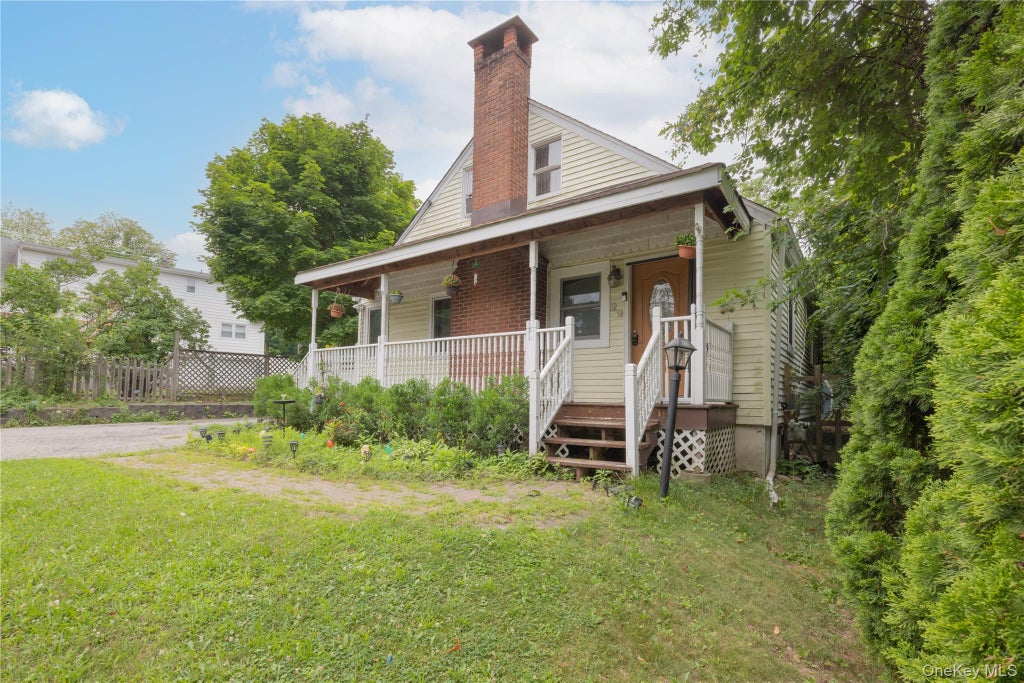 Photo of 22 W Crooked Hill Road, Pearl River, NY 10965 (MLS # 1026593)