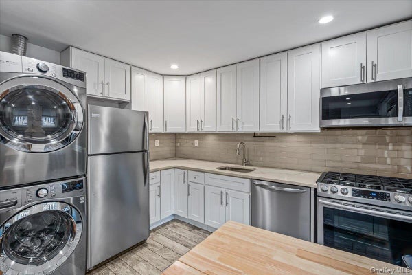 64-62 223RD PL 2, OAKLAND GARDENS, NY 11364 - Image eff4f8bebe968db7be695284d590dfd5/1081118670