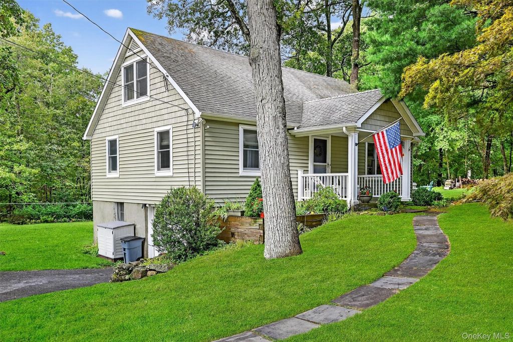 Photo of 65 Ludlam Road, Monroe, NY 10950 (MLS # 992851)