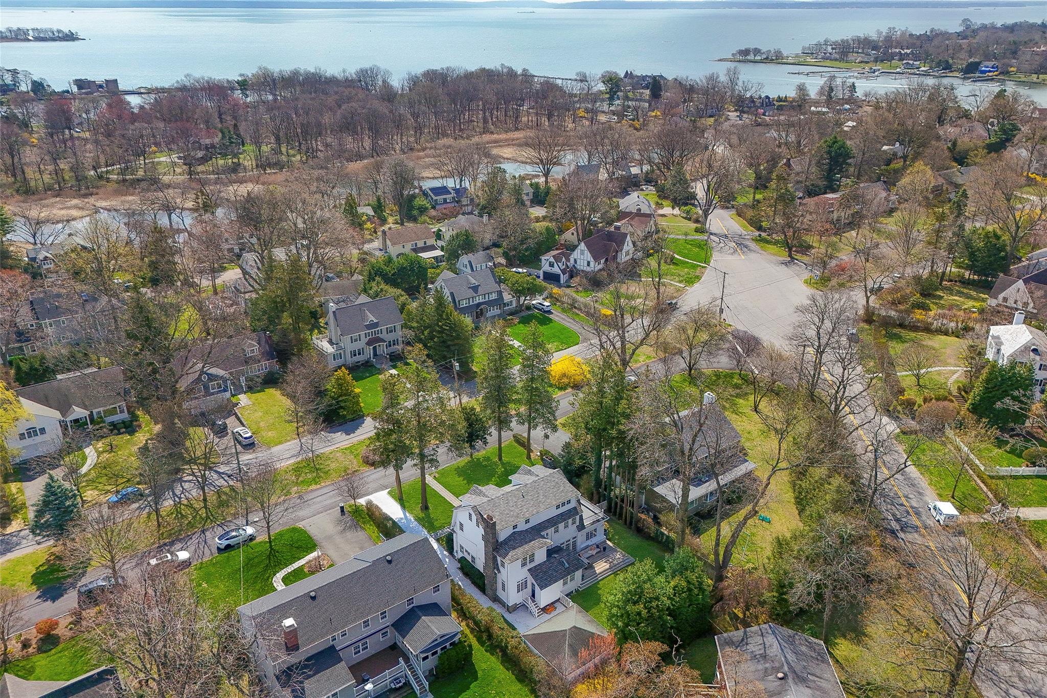 720 The Parkway, Mamaroneck, New York image 2
