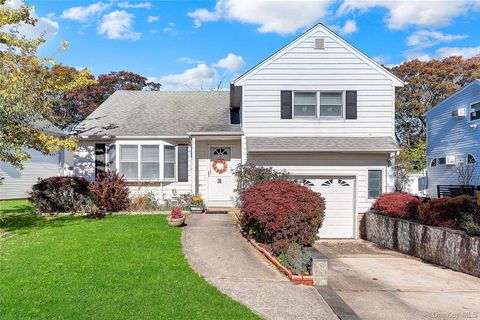 31 Poplar Street Massapequa NY 11758