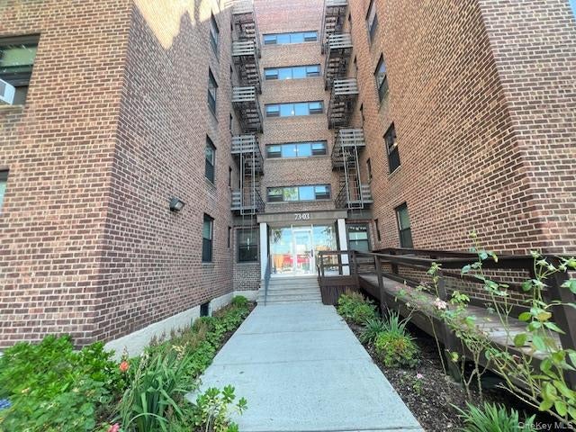 73-03 Bell Boulevard #5M, Bayside NY 11364