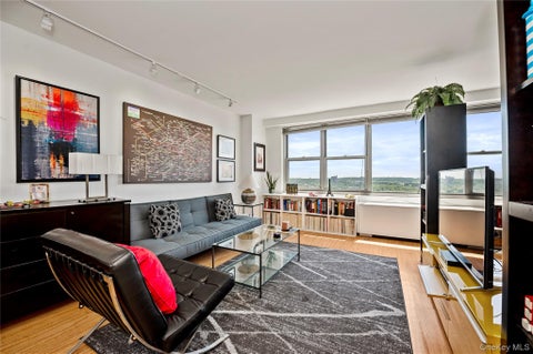 Photo of 70-25 Yellowstone Boulevard #22P, Forest Hills, NY 11375 (MLS # 1066437)