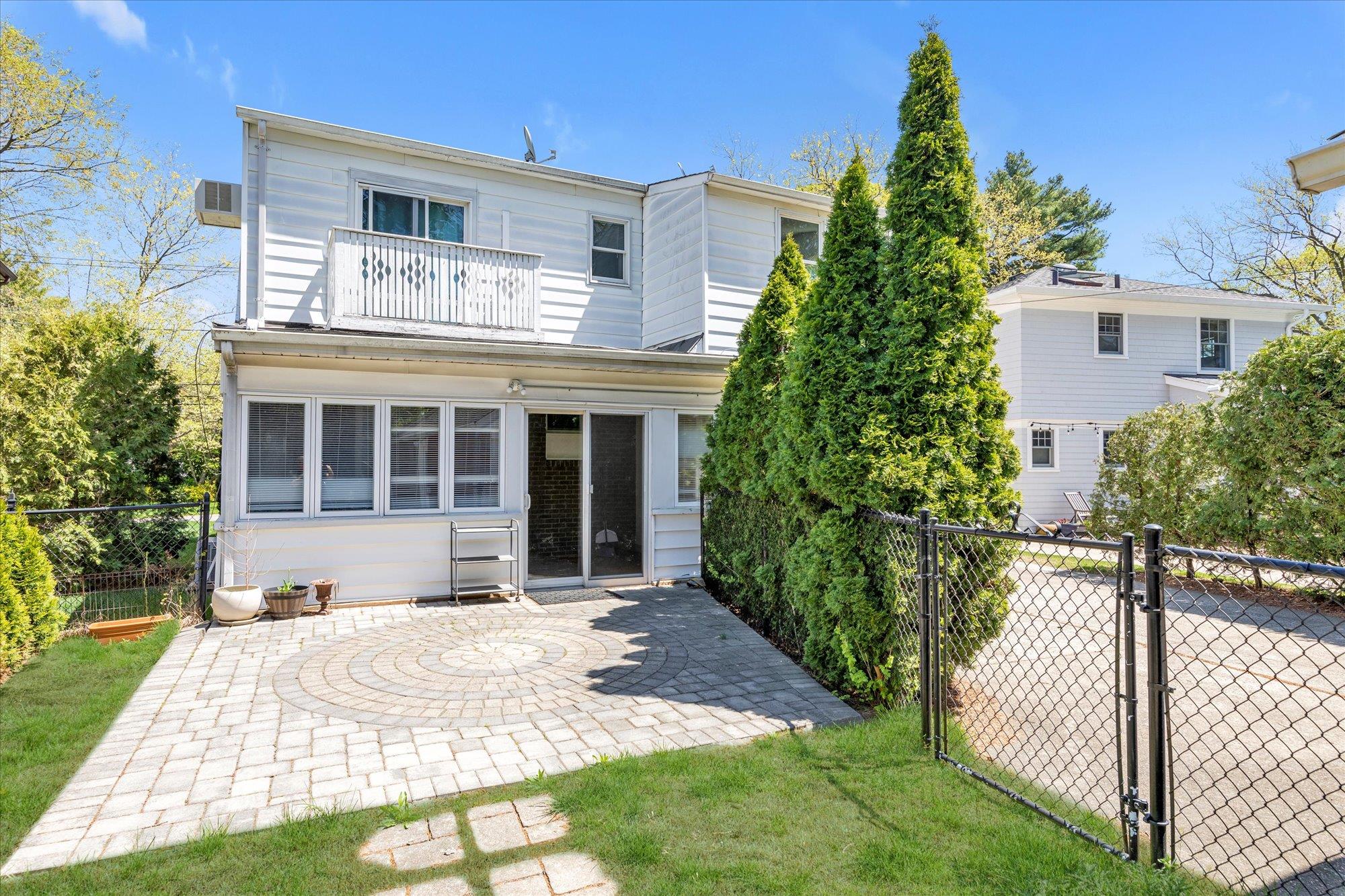 18 Hathaway Drive, Garden City, New York image 18