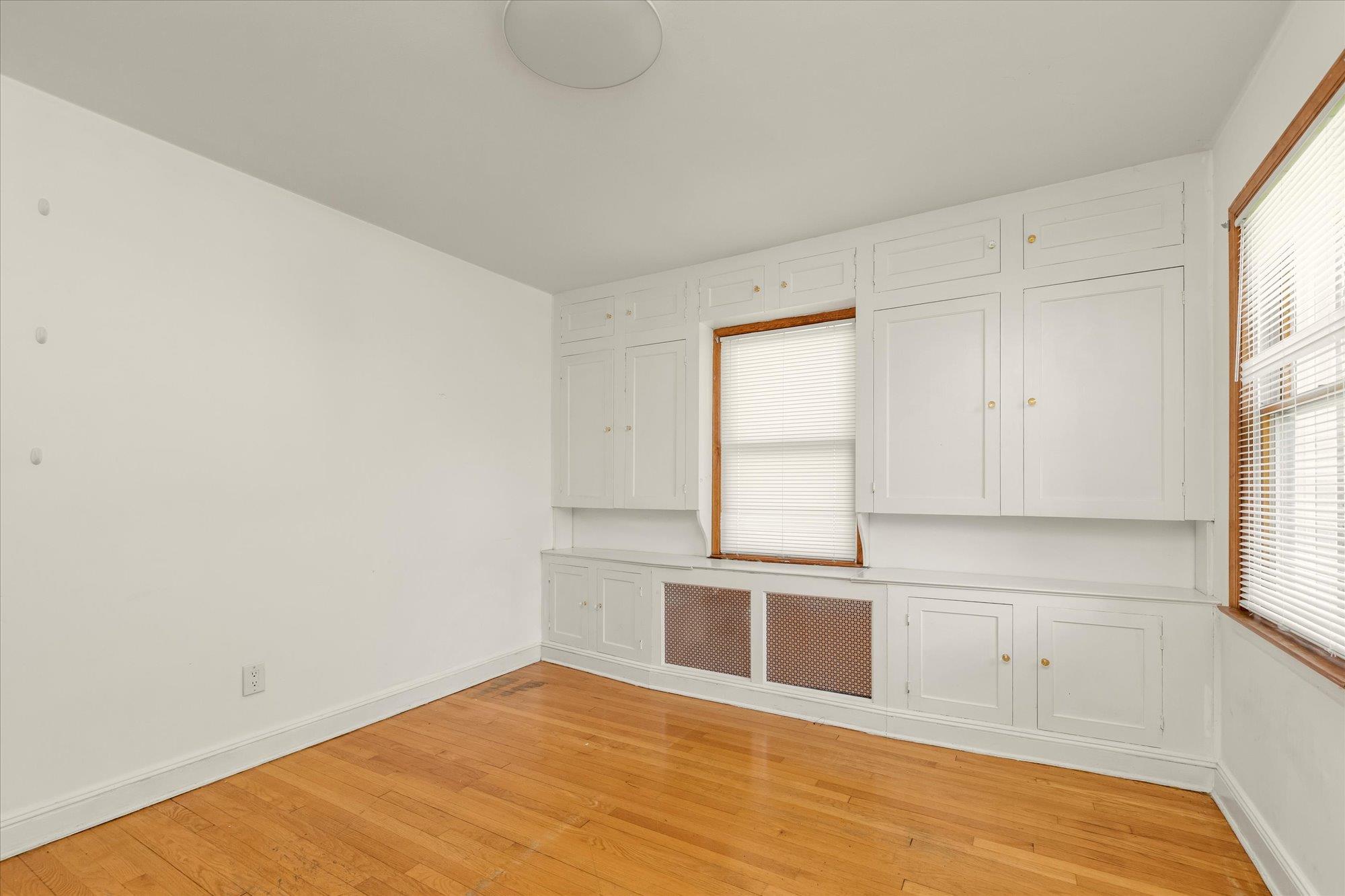 18 Hathaway Drive, Garden City, New York image 5
