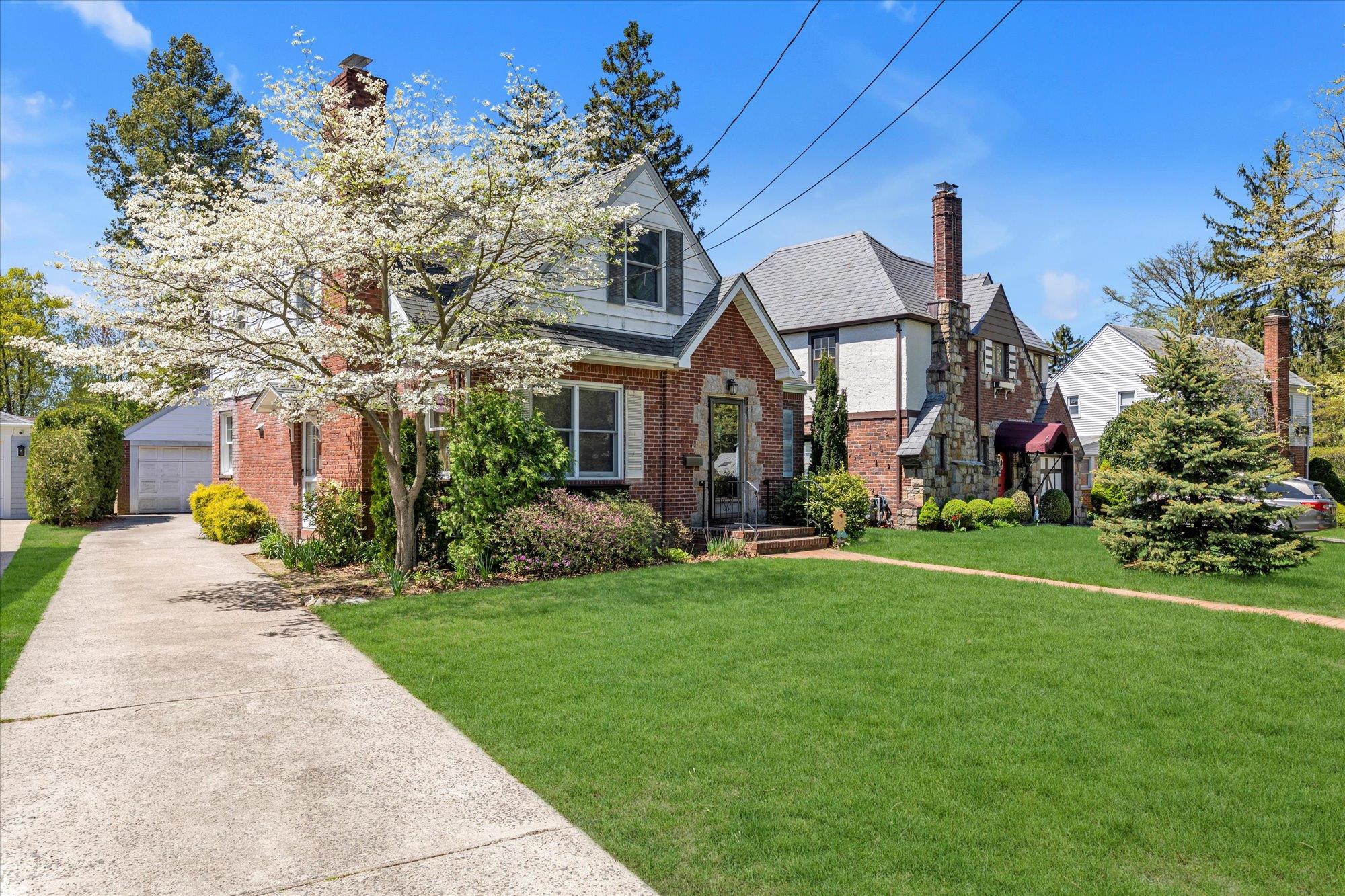 18 Hathaway Drive, Garden City, New York image 19