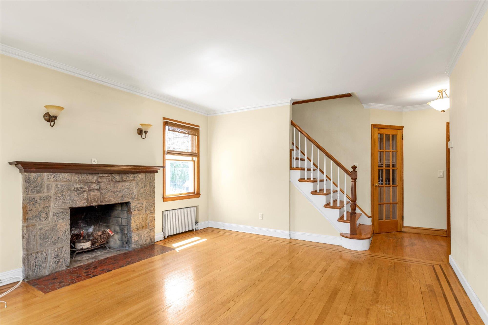 18 Hathaway Drive, Garden City, New York image 3