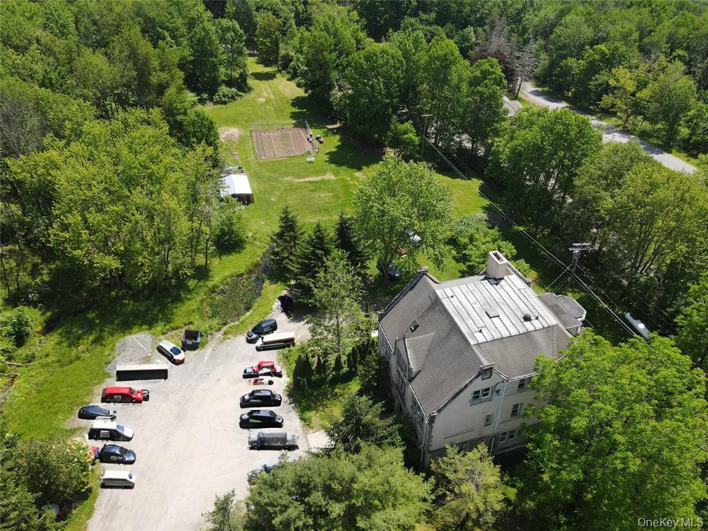 48 Loomis Village Road