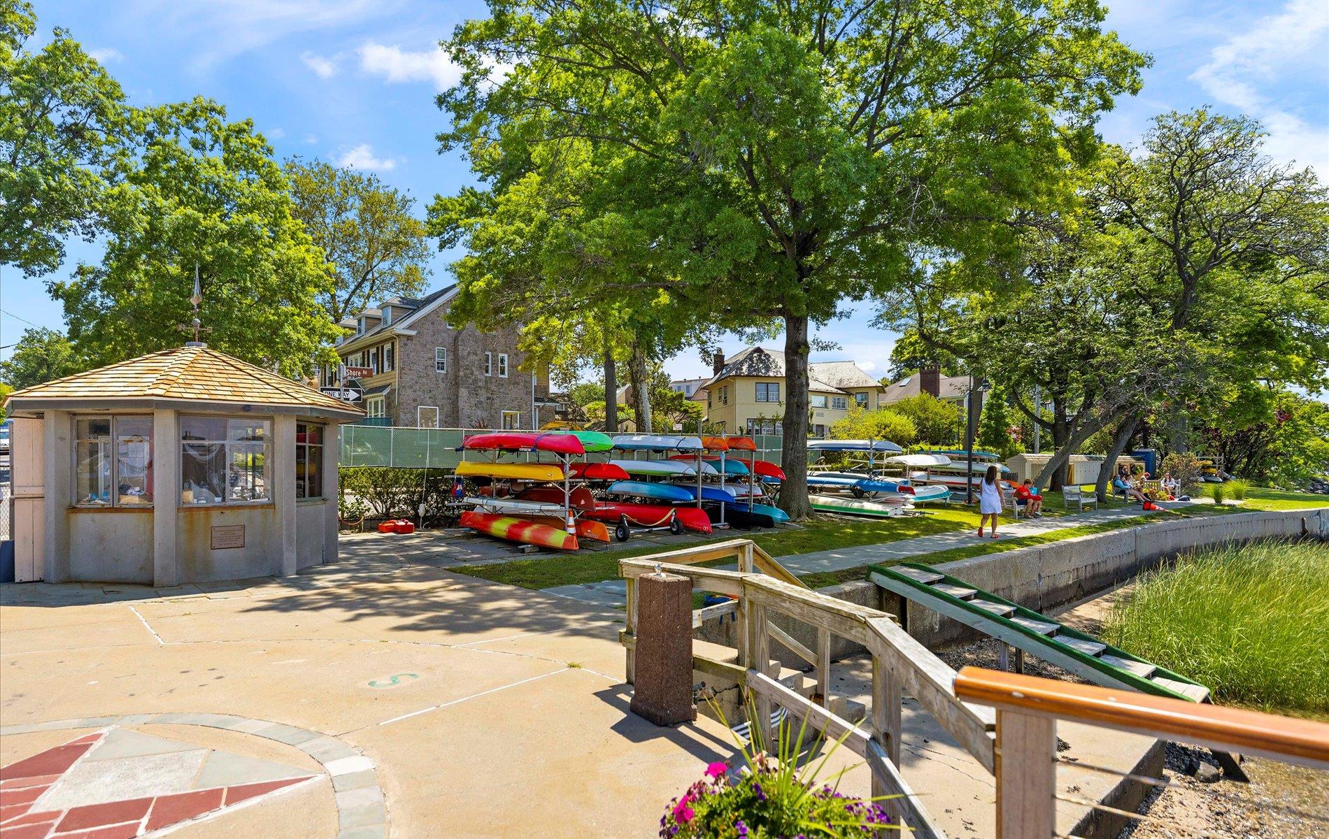 343 Ridge Road, Douglaston, New York image 36