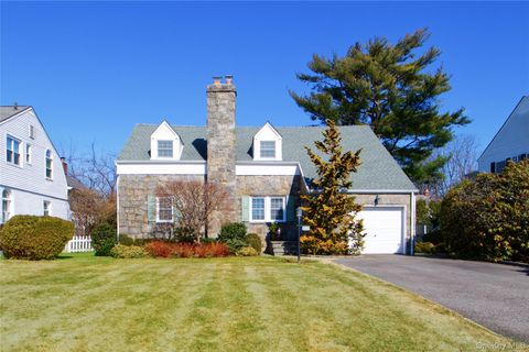 Homes For Sale - 139 Garden Street<br/> Garden City, NY 11530