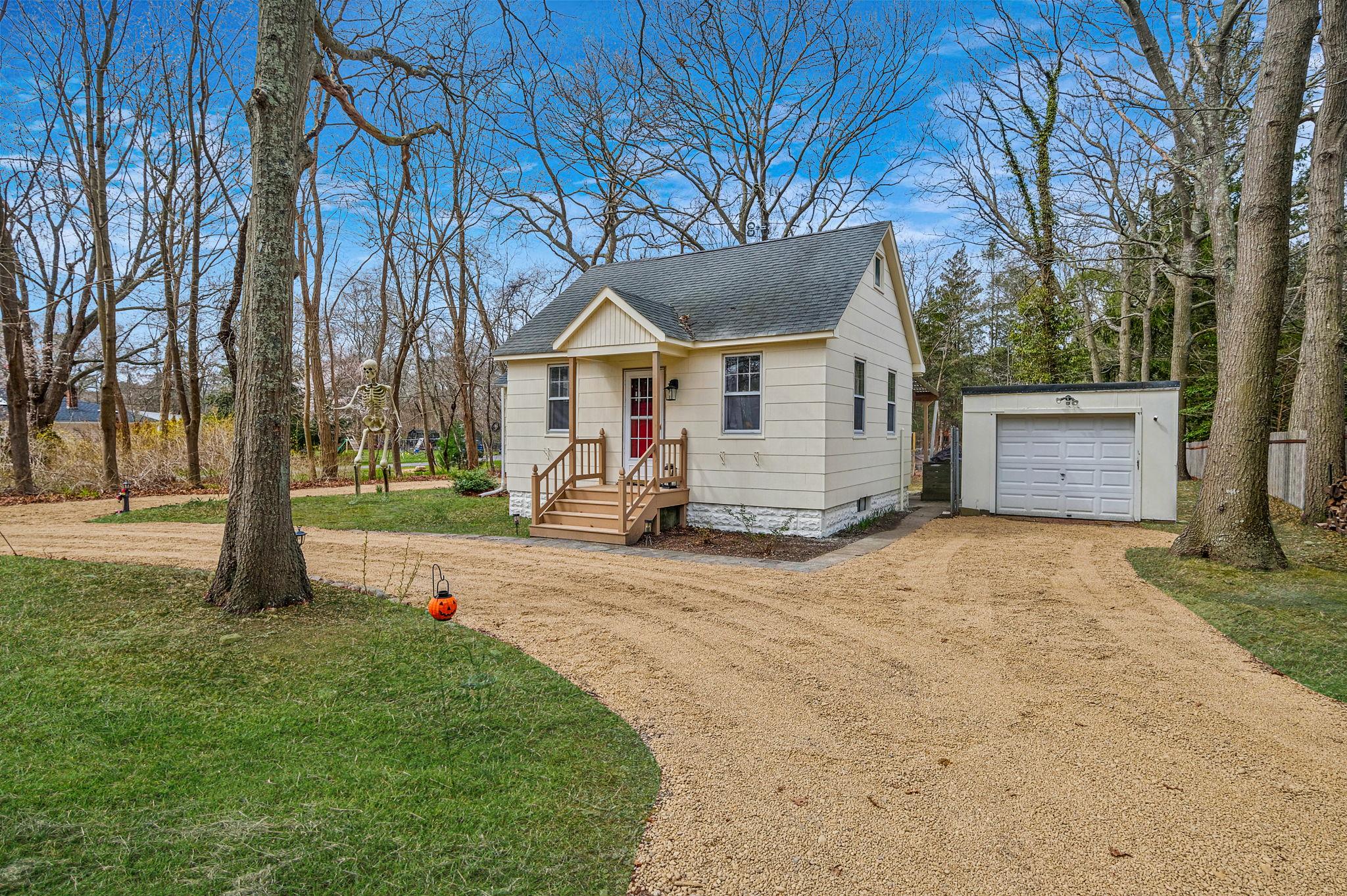 120 Lincoln Road, Medford, New York image 1