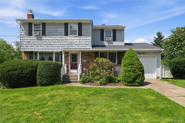 53 COMERFORD ST, PORT JEFFERSON STATION, NY 11776 - Image f03dcf9fed61c1581b7a9bbcfd1cf7e4/2610314024