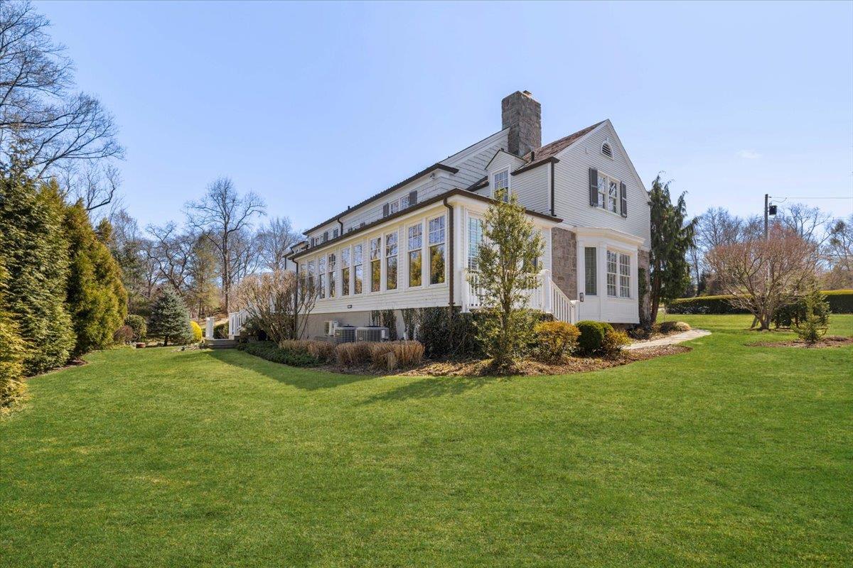 31 Colonial Road, White Plains, New York image 7