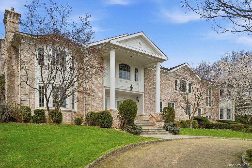 Photo of 2 Coventry Court, Larchmont, NY 10538 (MLS # 988412)