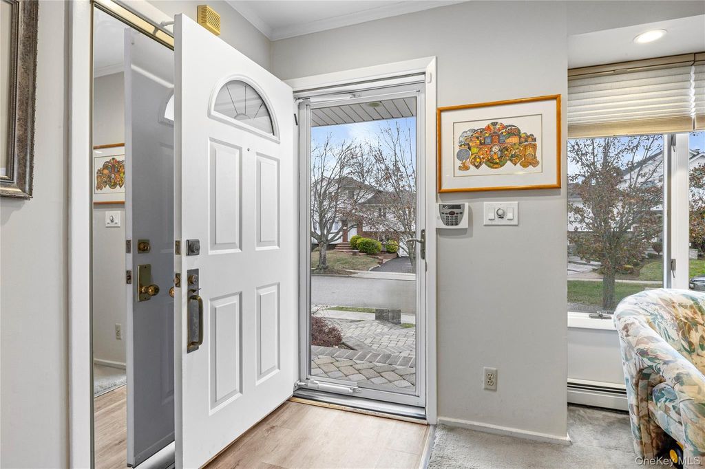 Photo of 18 Roxbury Avenue, Plainview, NY 11803 (MLS # 942027)