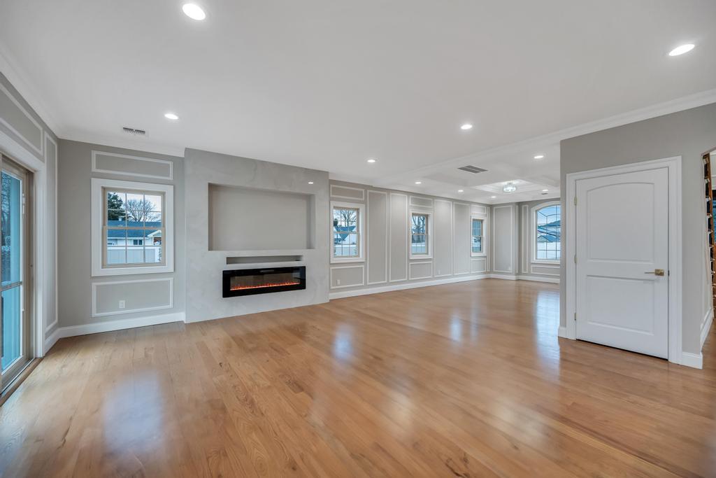 23 Grouse Lane, Levittown, New York image 13