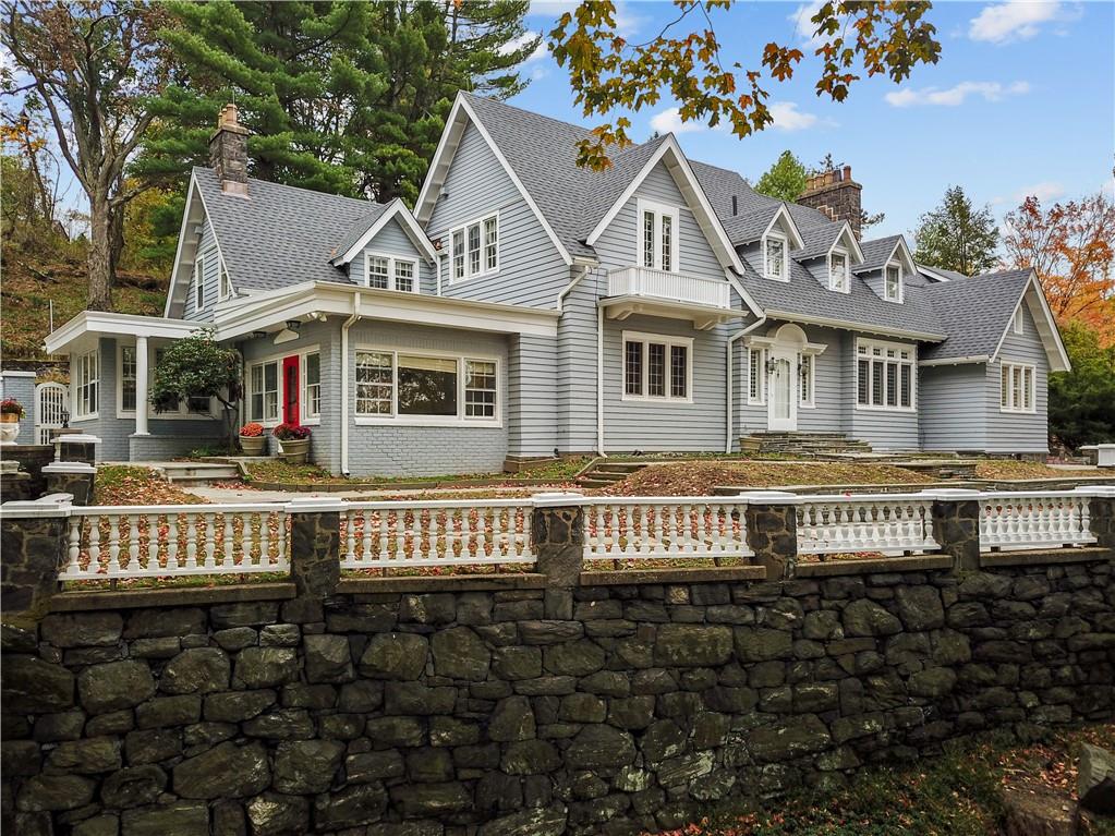 Mount Airy Road, Croton-On-Hudson, New York - 5 Bedrooms  
5.5 Bathrooms  
14 Rooms - 