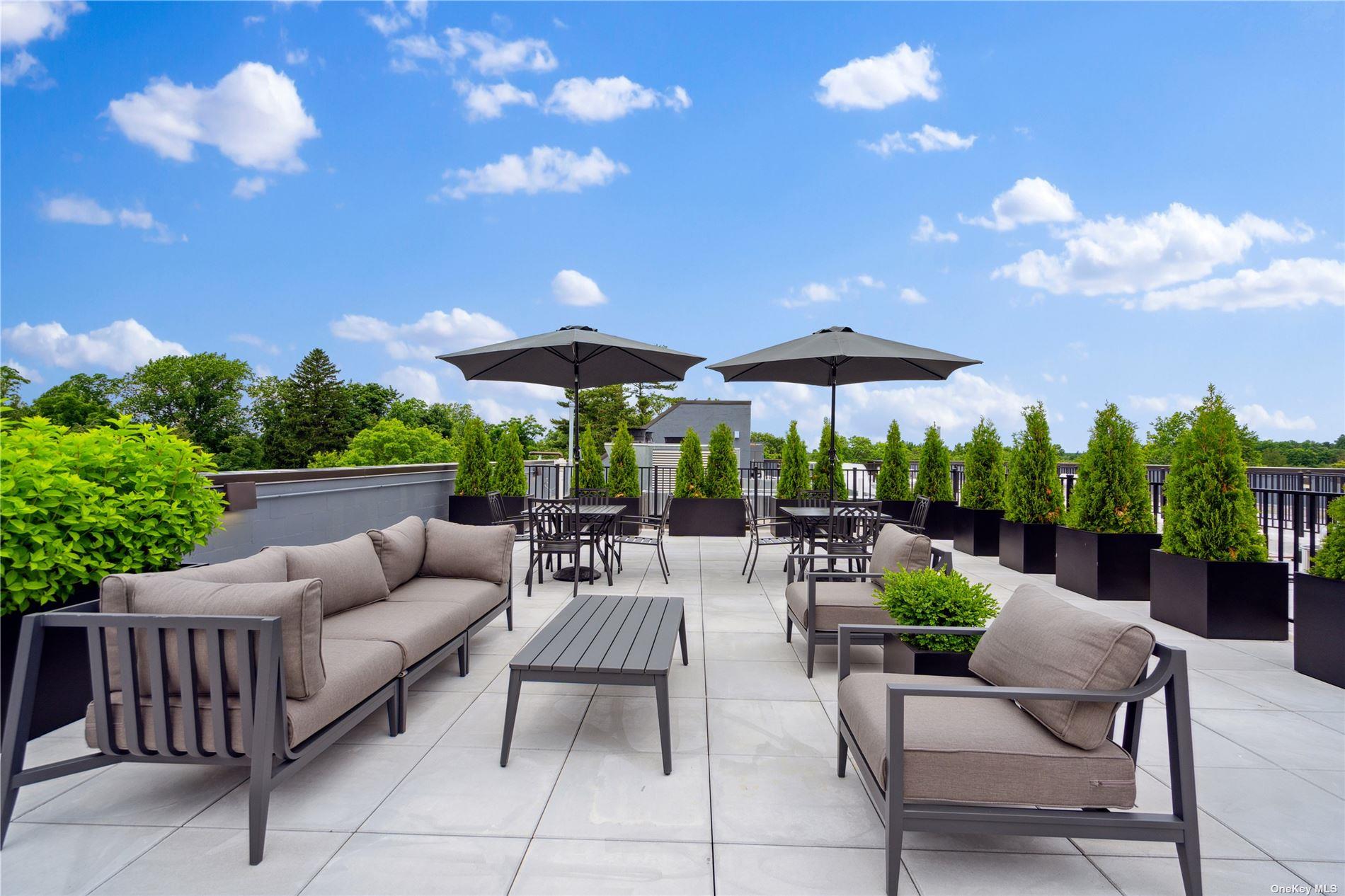 218 Middle Neck Road 111