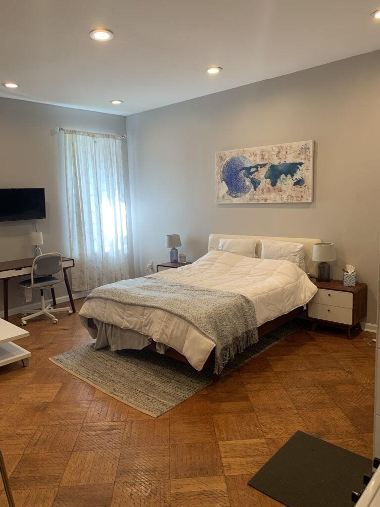113 E 39th Street