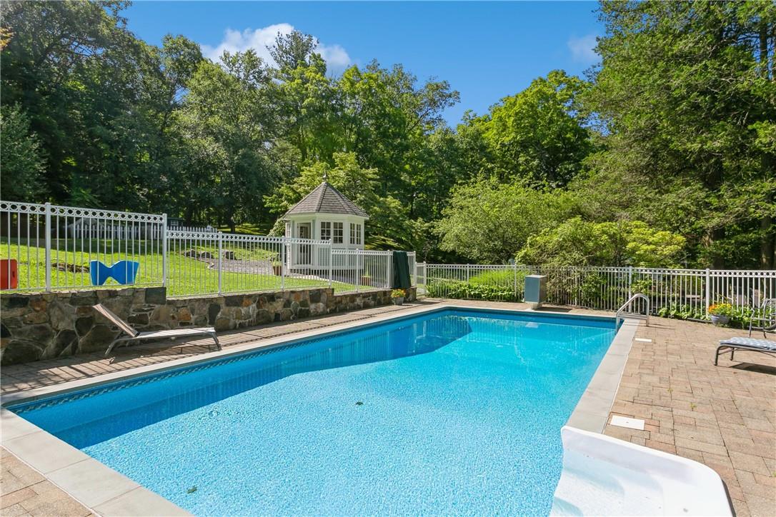 320 Illington Road, Ossining, New York image 8