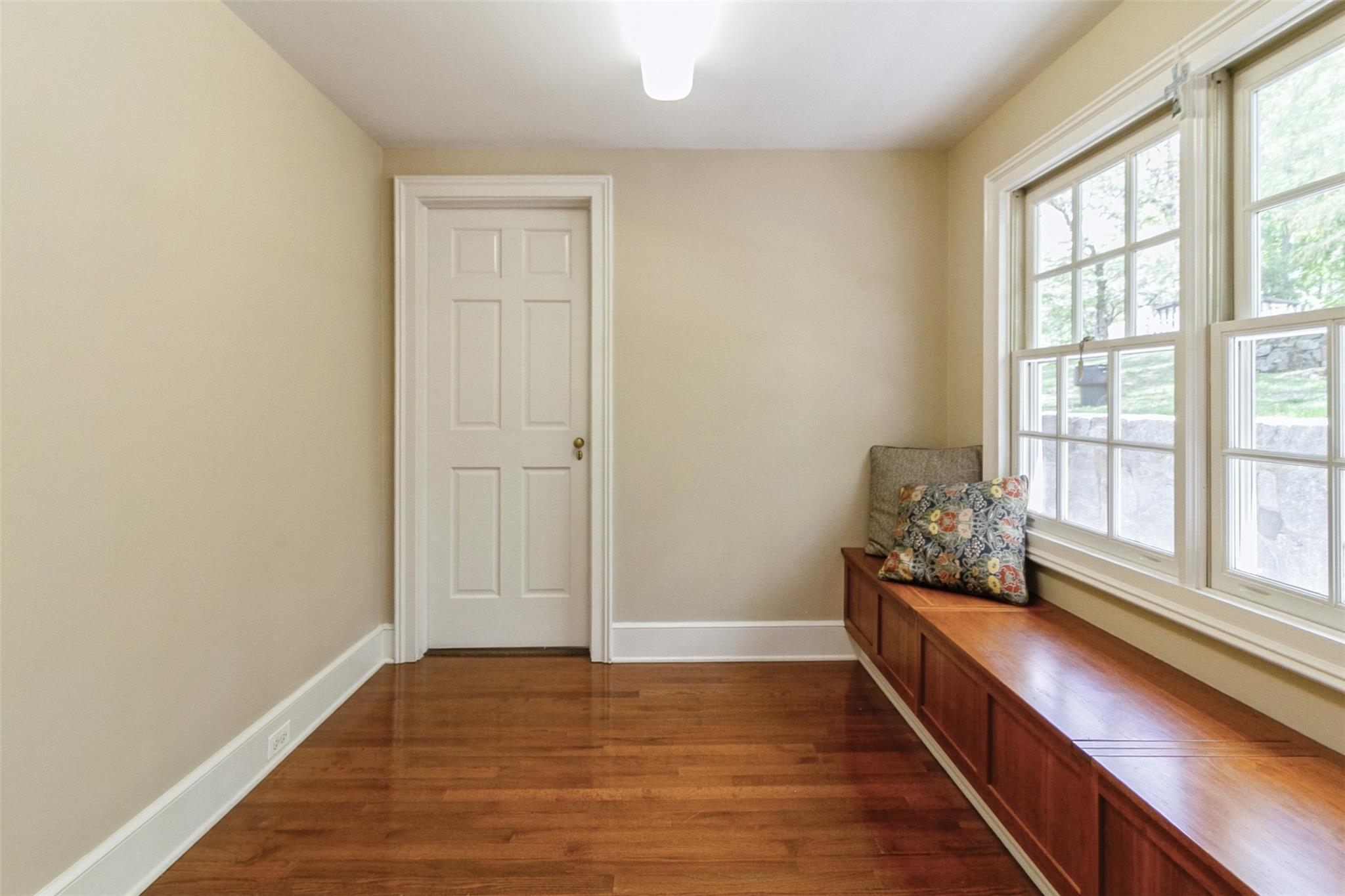 320 Illington Road, Ossining, New York image 15