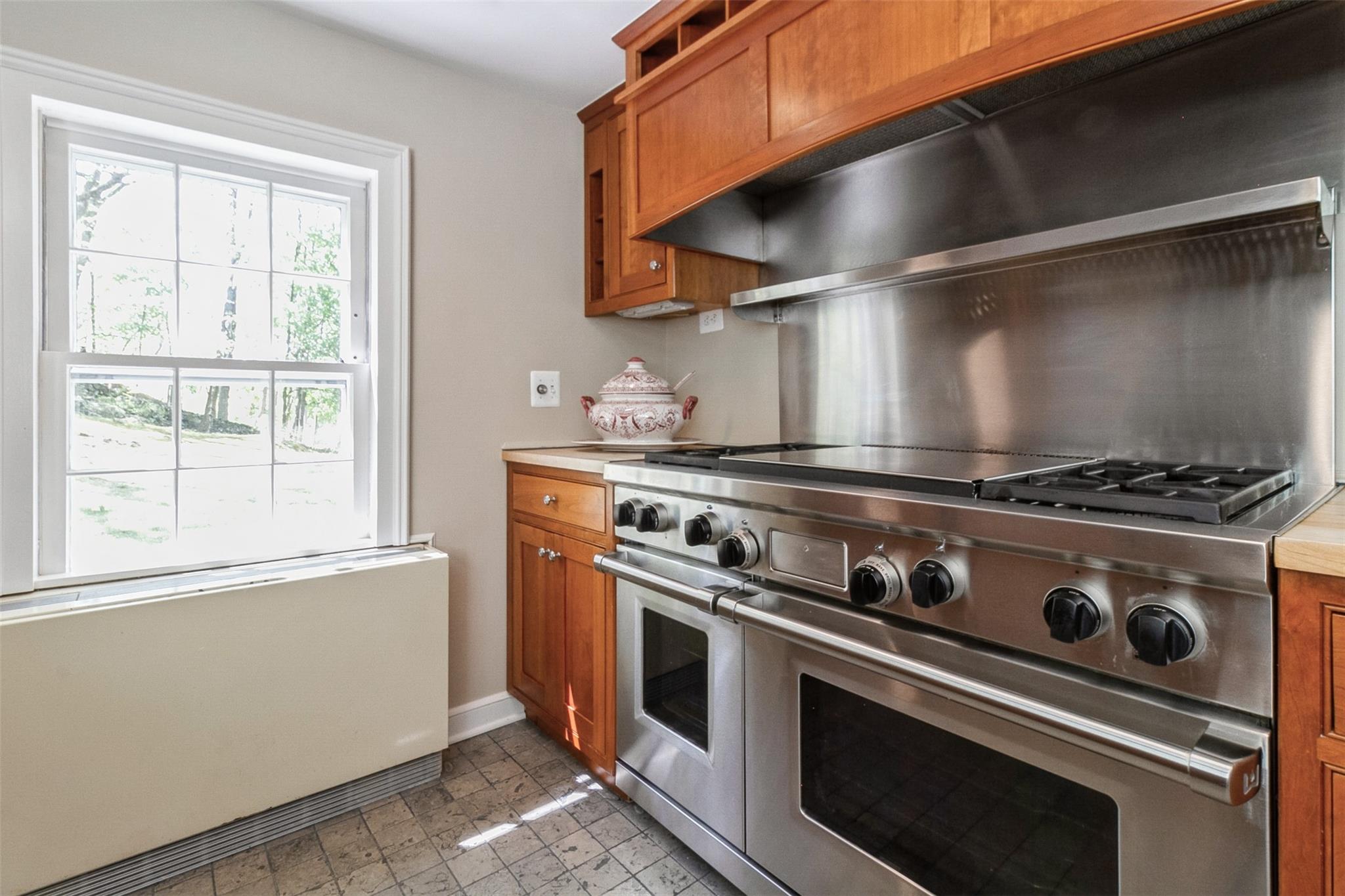 320 Illington Road, Ossining, New York image 19