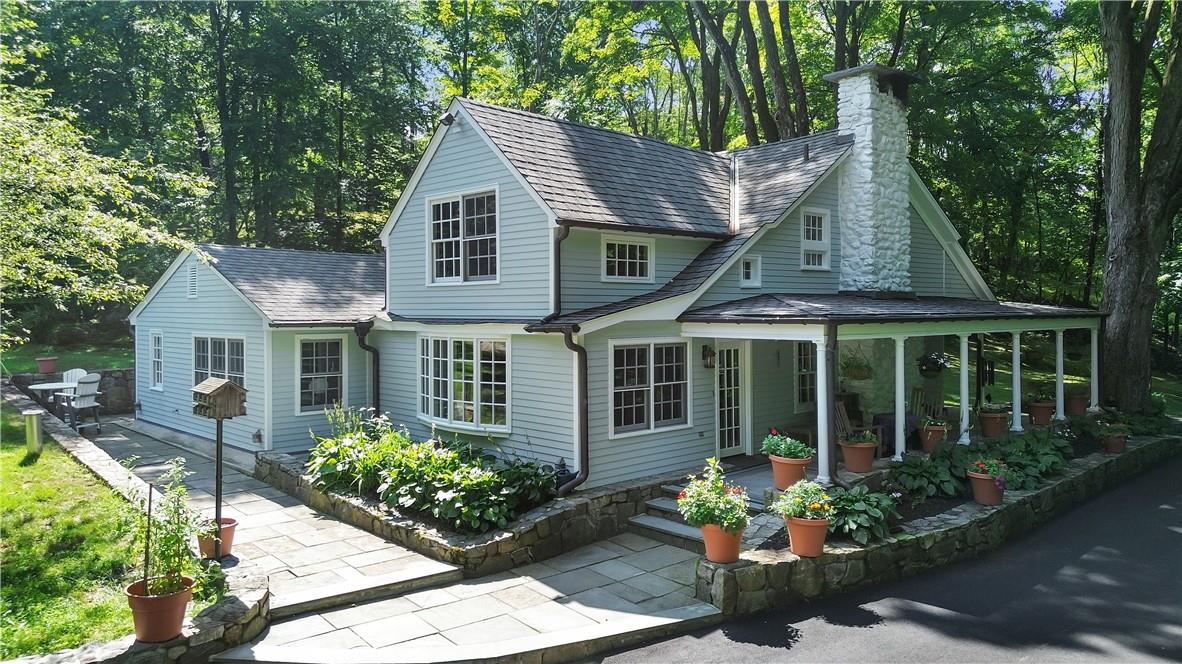 Illington Road, Ossining, New York - 4 Bedrooms  
3 Bathrooms  
11 Rooms - 