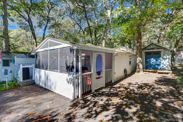 46 ANCHOR PATH, CALVERTON, NY 11933 - Image f0589b4e72485eea81b2e0f4dc600429/1165920148