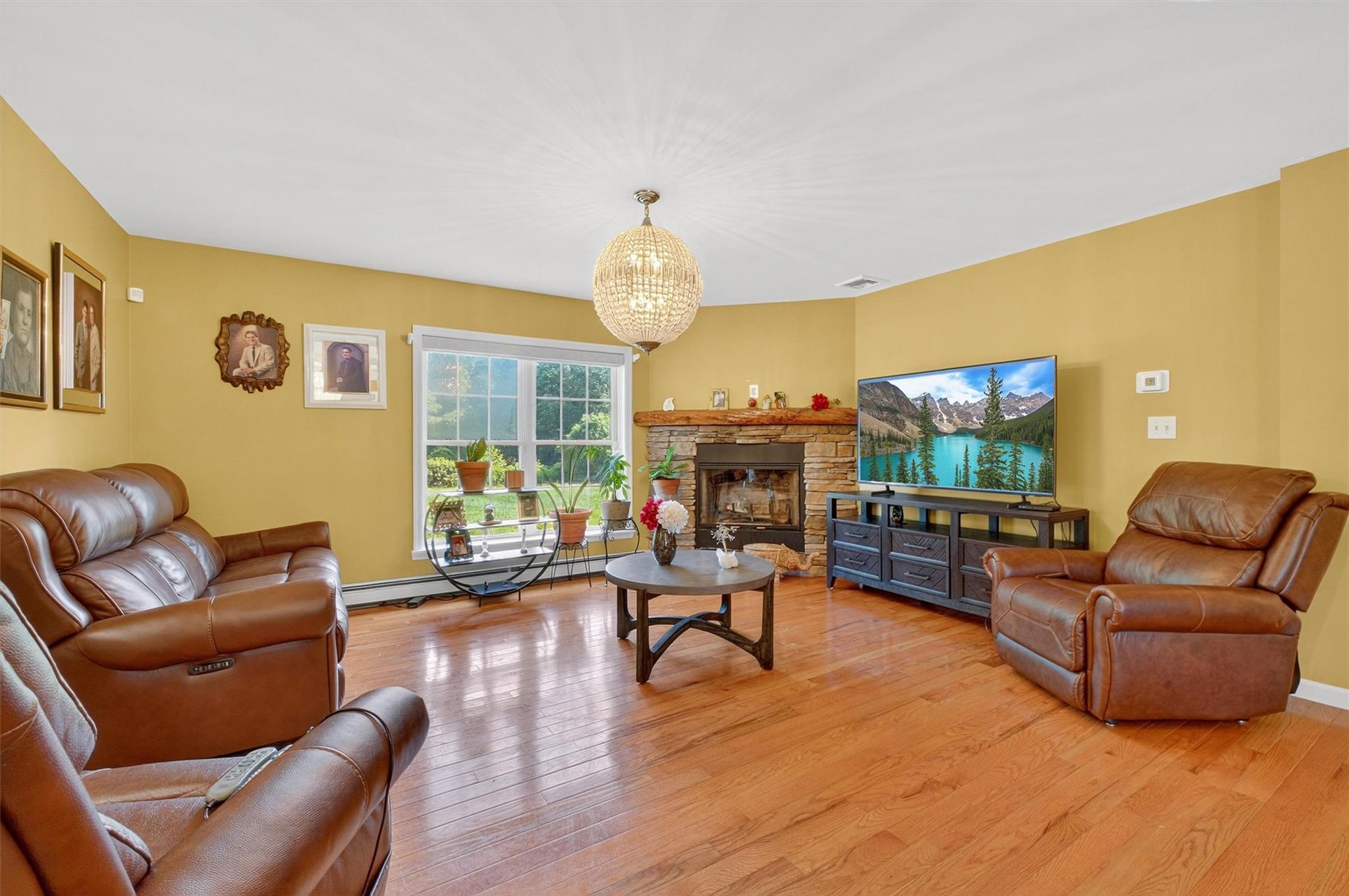 Wappingers Falls, New York 12590, United States, 3 Bedrooms Bedrooms, ,2 BathroomsBathrooms,Residential,Pending,180519