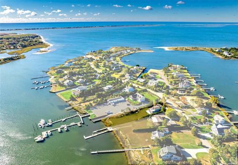 68 Little Neck Road Southampton NY 11968