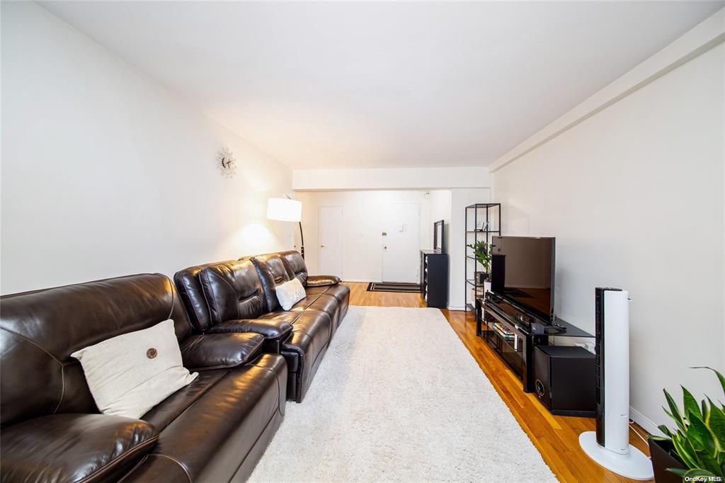 241-20 Northern Blvd #5E, Douglaston, New York image 8