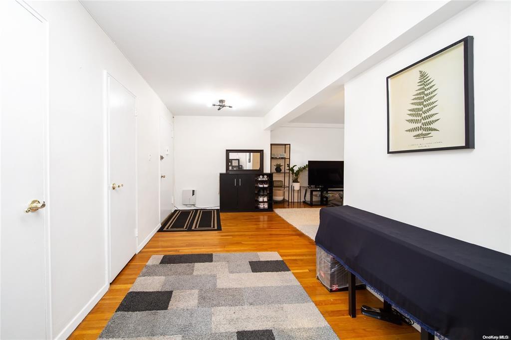 241-20 Northern Blvd #5E, Douglaston, New York image 3