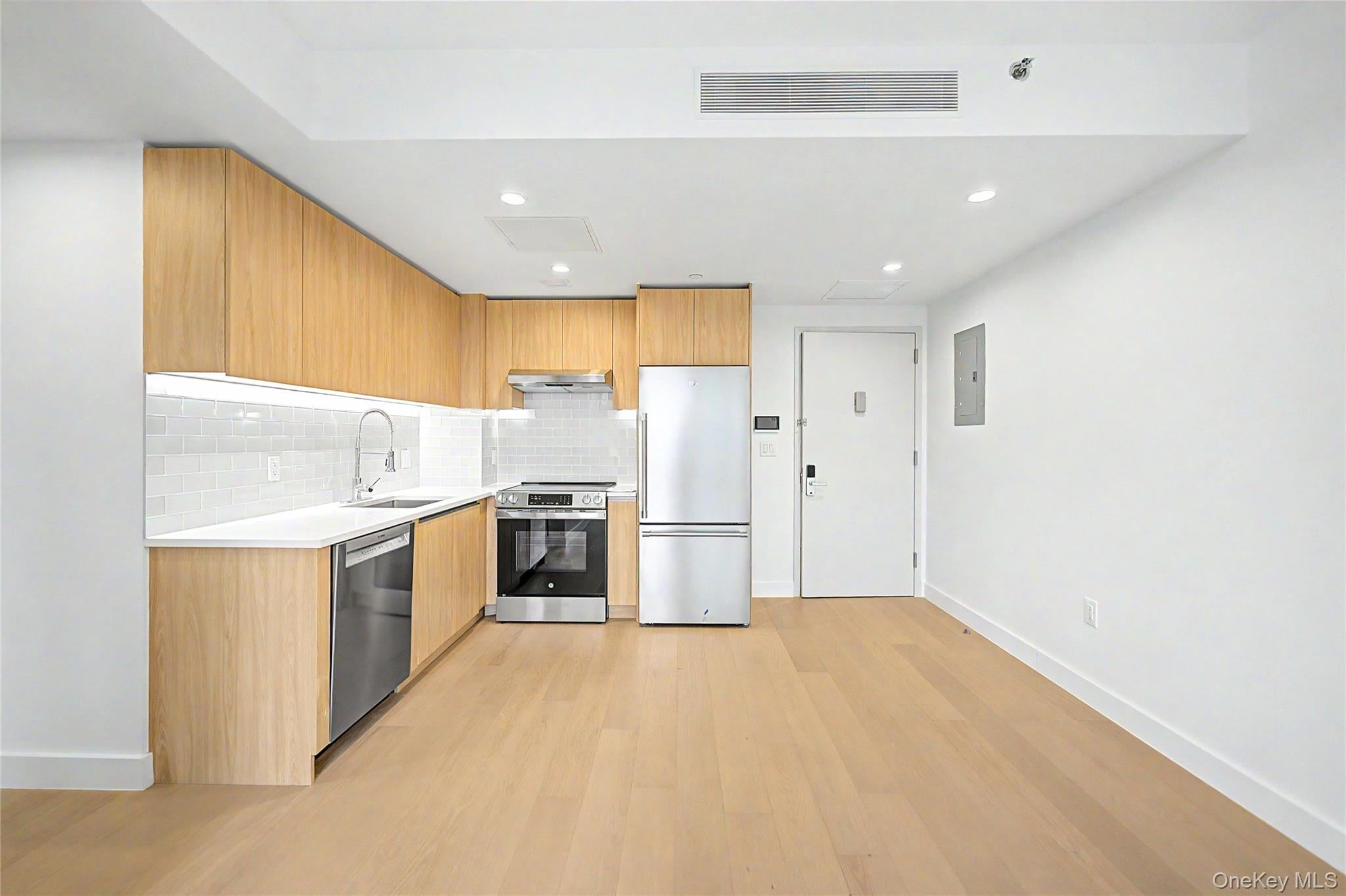 150-02 Northern Boulevard 5G