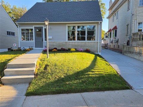 Homes For Rent - 259-30 61st Avenue<br/> Little Neck, NY 11362
