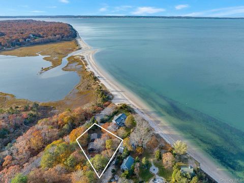 14 E Landing Road Hampton Bays NY 11946