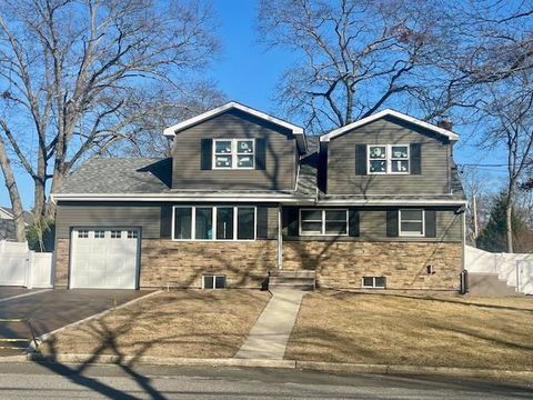 1715 Trinity Street West Babylon NY 11704