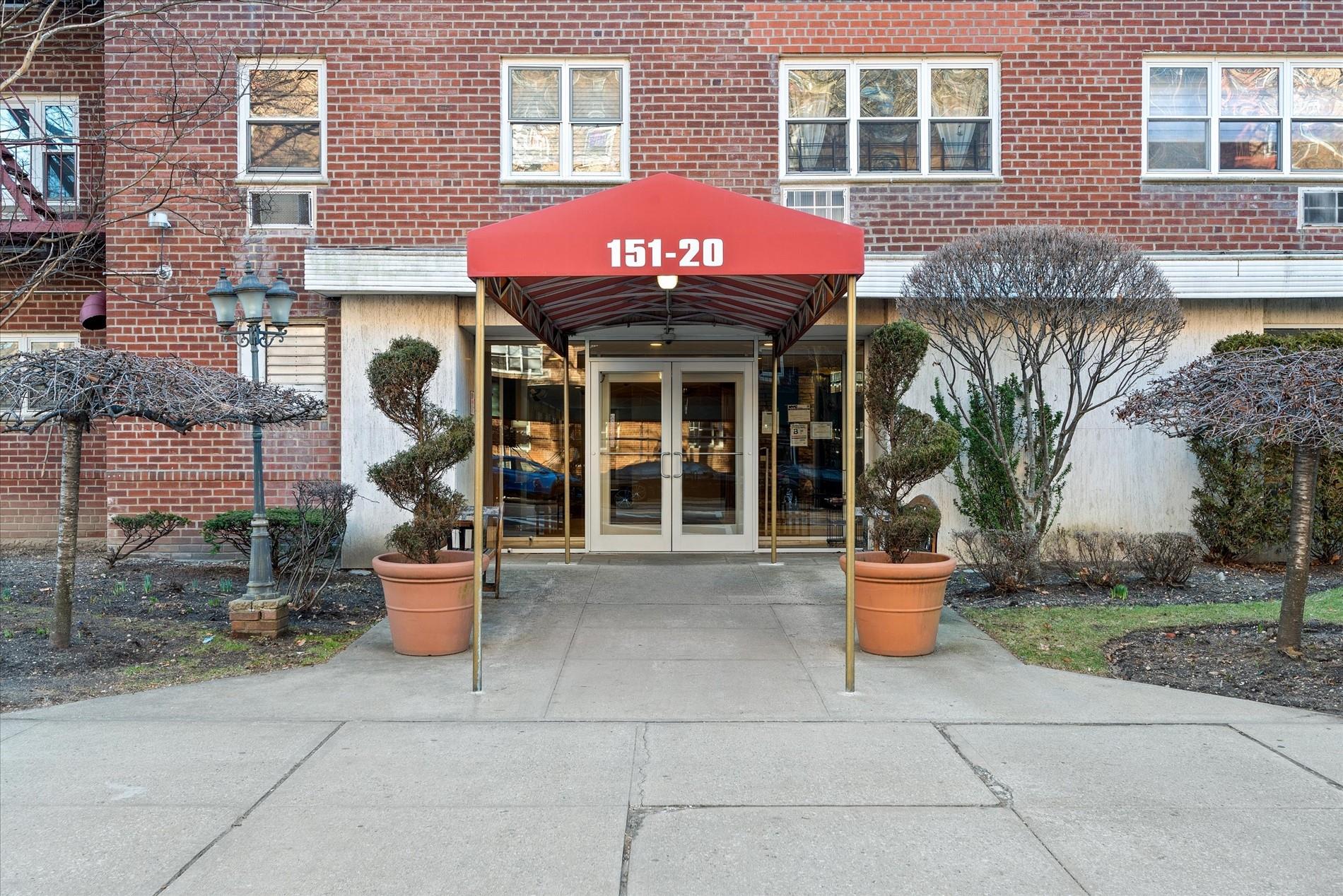 88th Street 5M, Howard Beach, Queens, NY - 1 Bedrooms  
1 Bathrooms  
4 Rooms - 