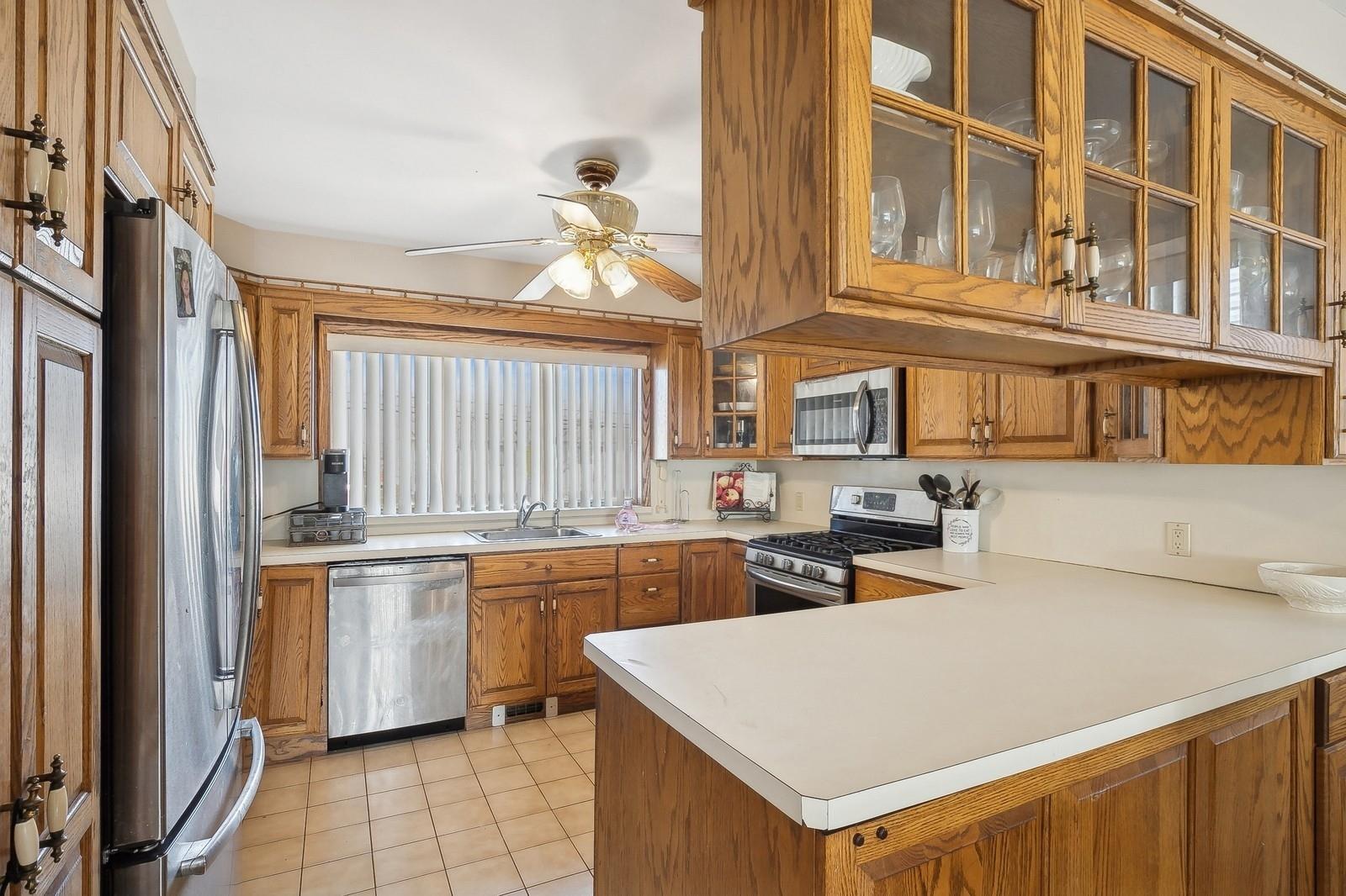 32 E 1st Street, Freeport, New York image 9