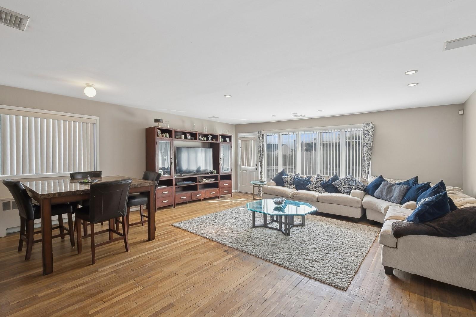 32 E 1st Street, Freeport, New York image 5