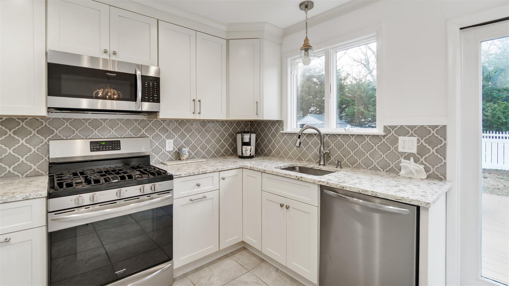 5225 Peconic Bay Boulevard, Laurel, New York image 13