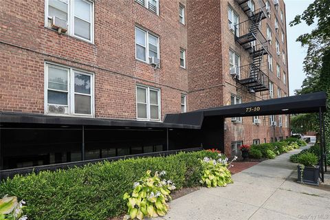 Photo of 7510 Yellowstone Boulevard #2C, Rego Park, NY 11374 (MLS # 1000474)