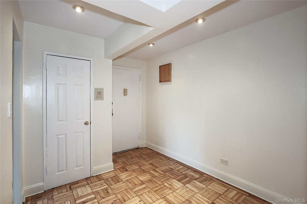 Photo of 7510 Yellowstone Boulevard #2C, Rego Park, NY 11374 (MLS # 1000474)