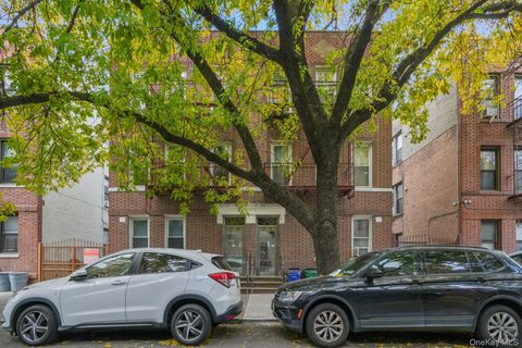 3142 34th Street Astoria NY 11106