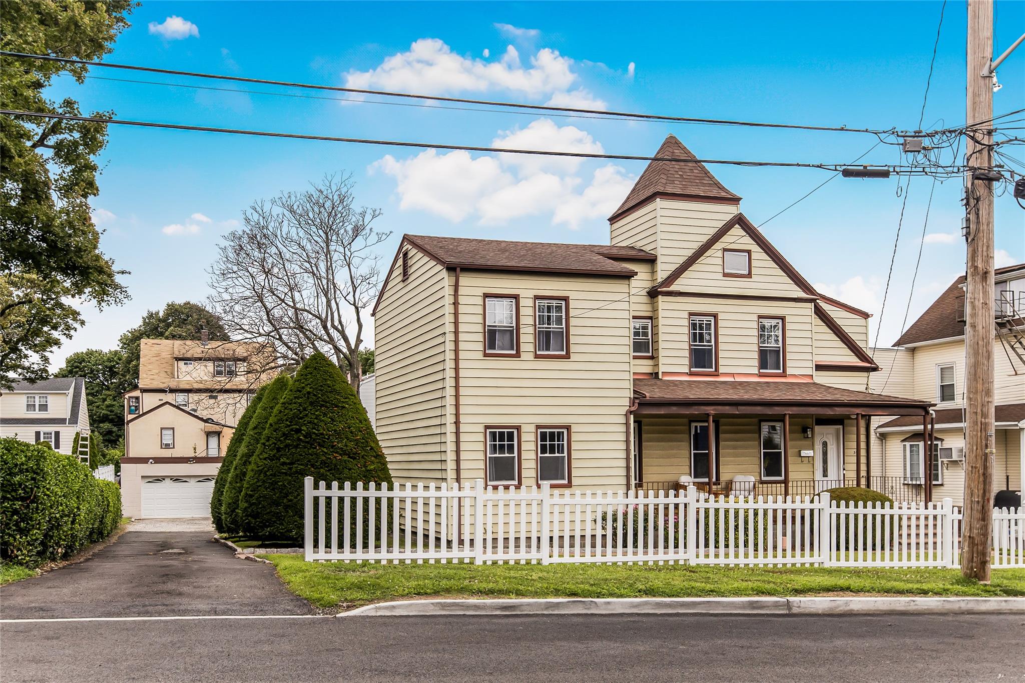 33 Alto Avenue