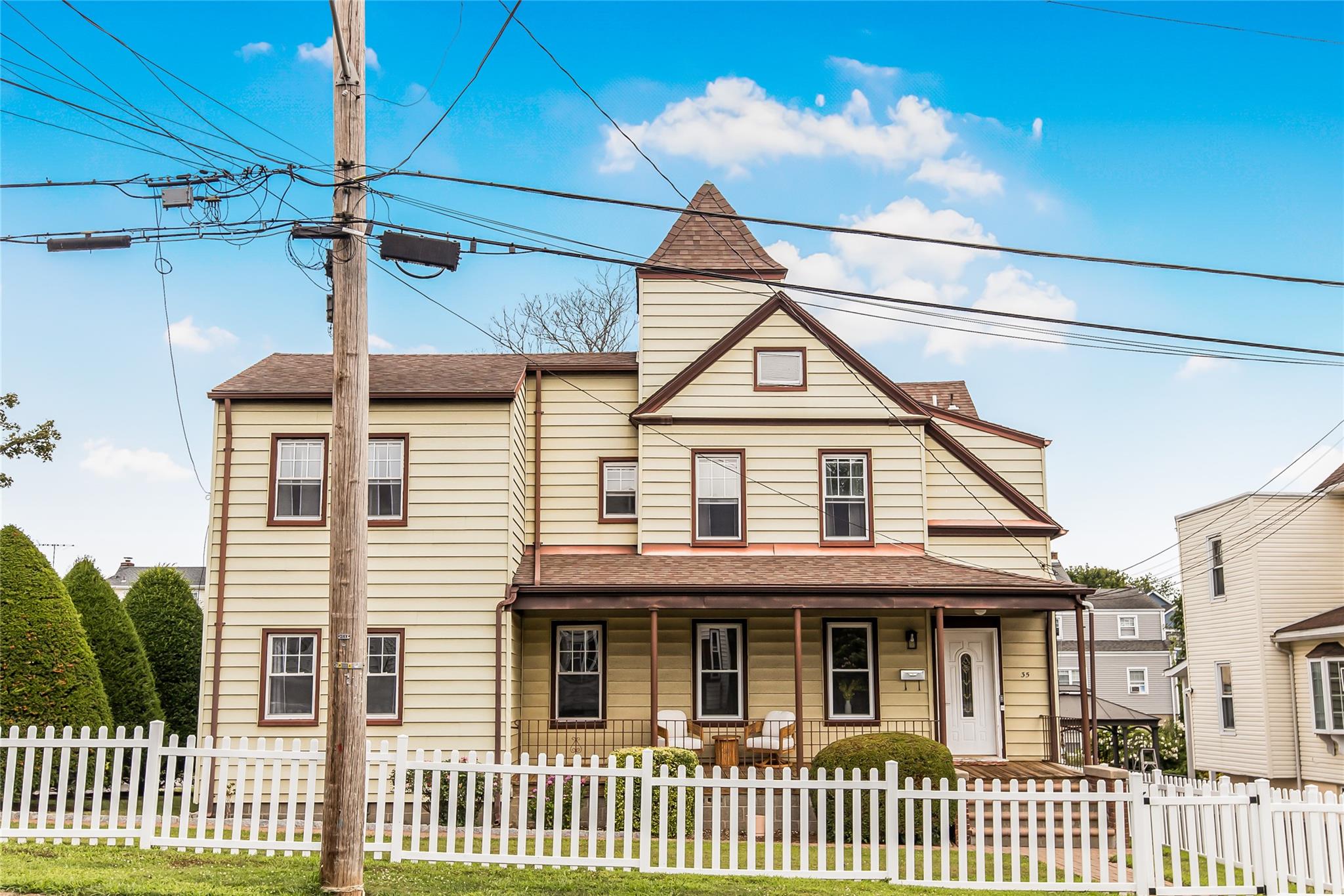 33 Alto Avenue